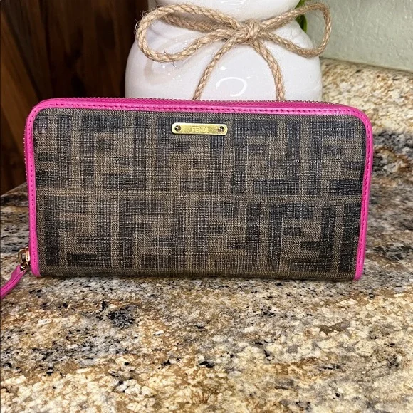 🌵Fendi EUC Zucca Wallet w /COA with Pink Trim - Picture 2 of 11